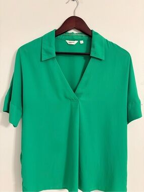 Reitmans Emerald Green V-Neck Collared Blouse